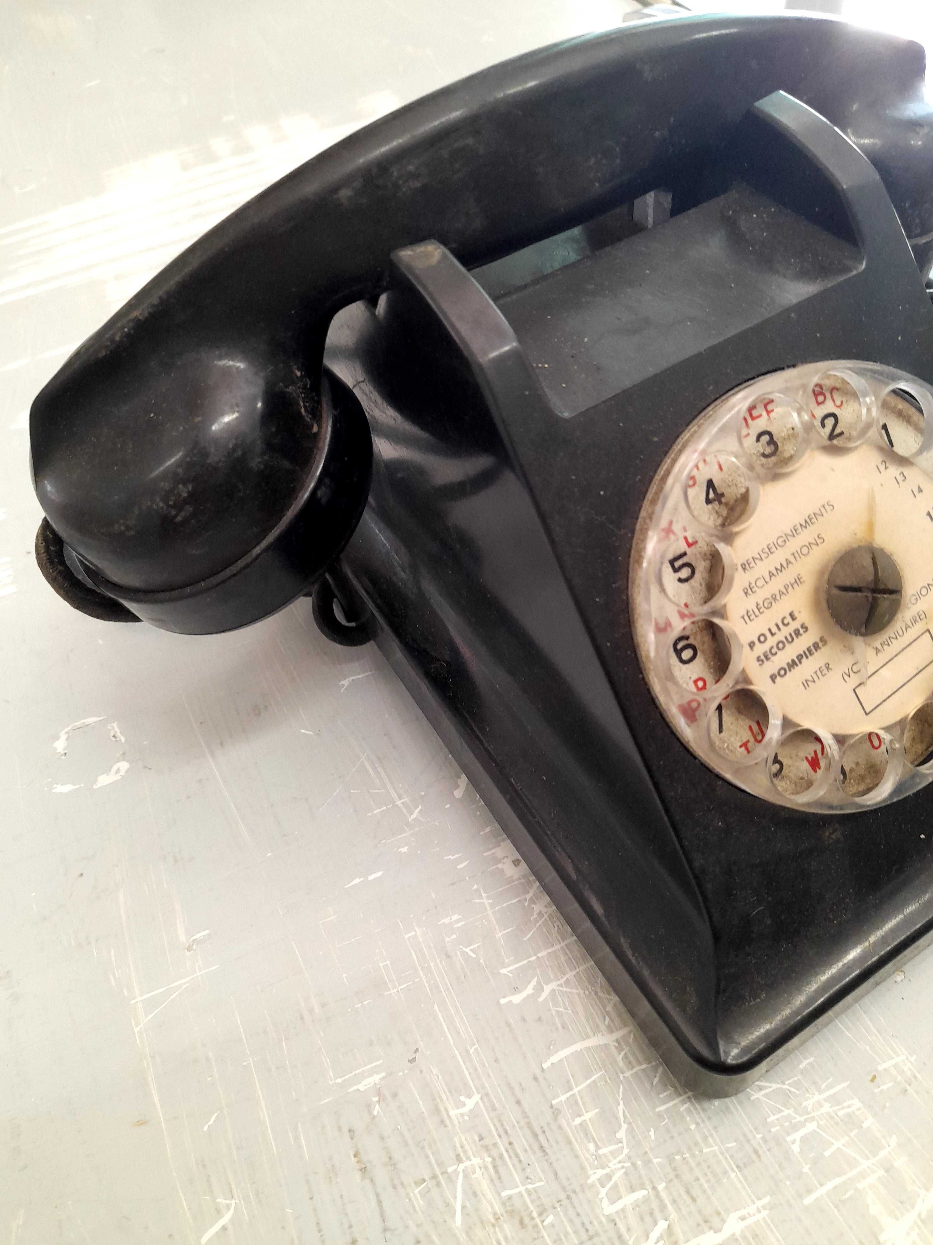 Telefone antigo, disco, preto