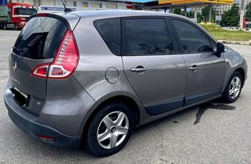 Продам гарне авто Renault Scenic