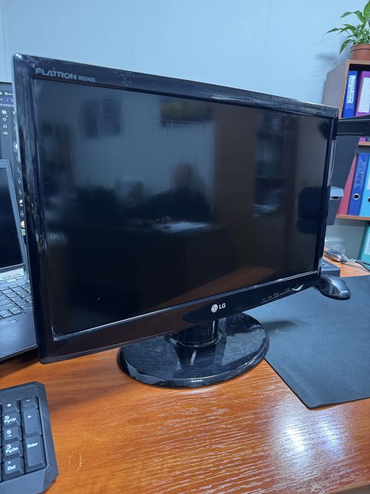 Монітор LG Flatron W2243S-PF