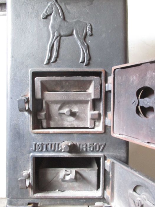 Piec żeliwny, norweski Jotul 507