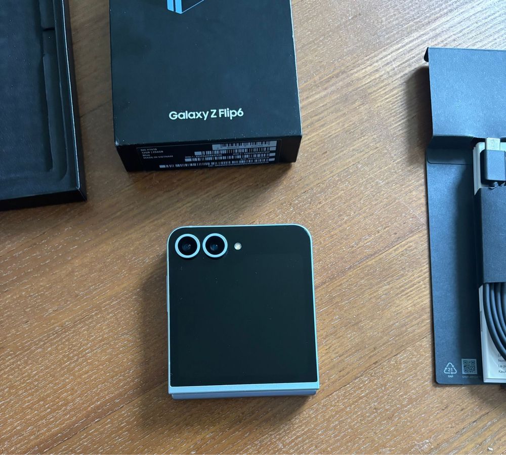 Samsung Galaxy Z Flip6