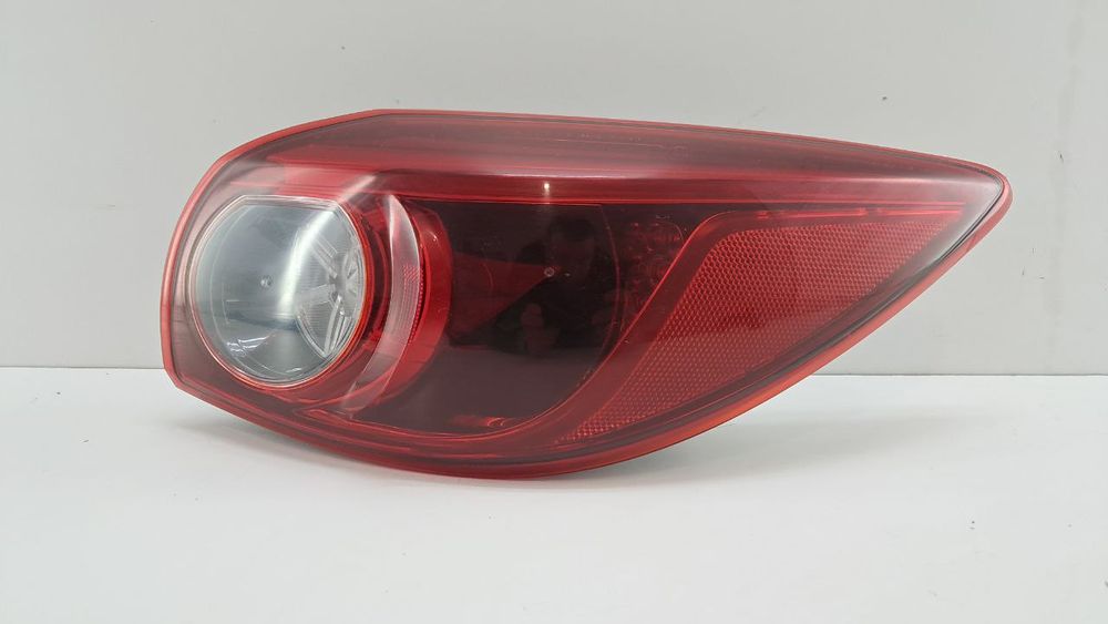 Фонарь задный правый стоп Mazda 3 хетчбек 2013-2018 B45D51150