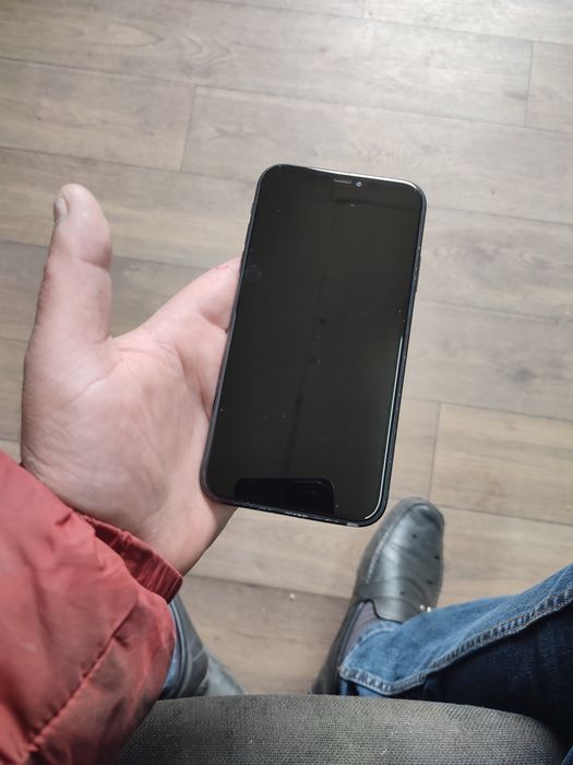 iPhone XR читайте описание