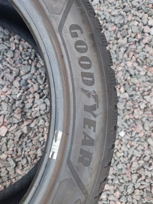 Шина 245/45 R18 GoodYear Ultra Grip performance 3