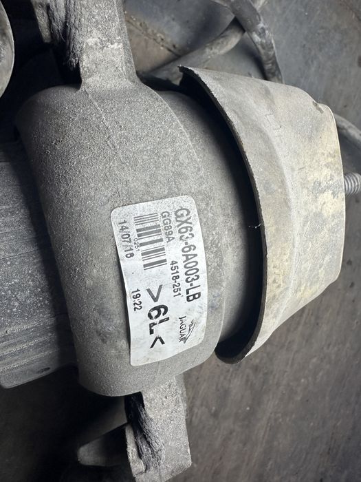 Подушка лапа двигуна Jaguar XF Ягуар ХФ