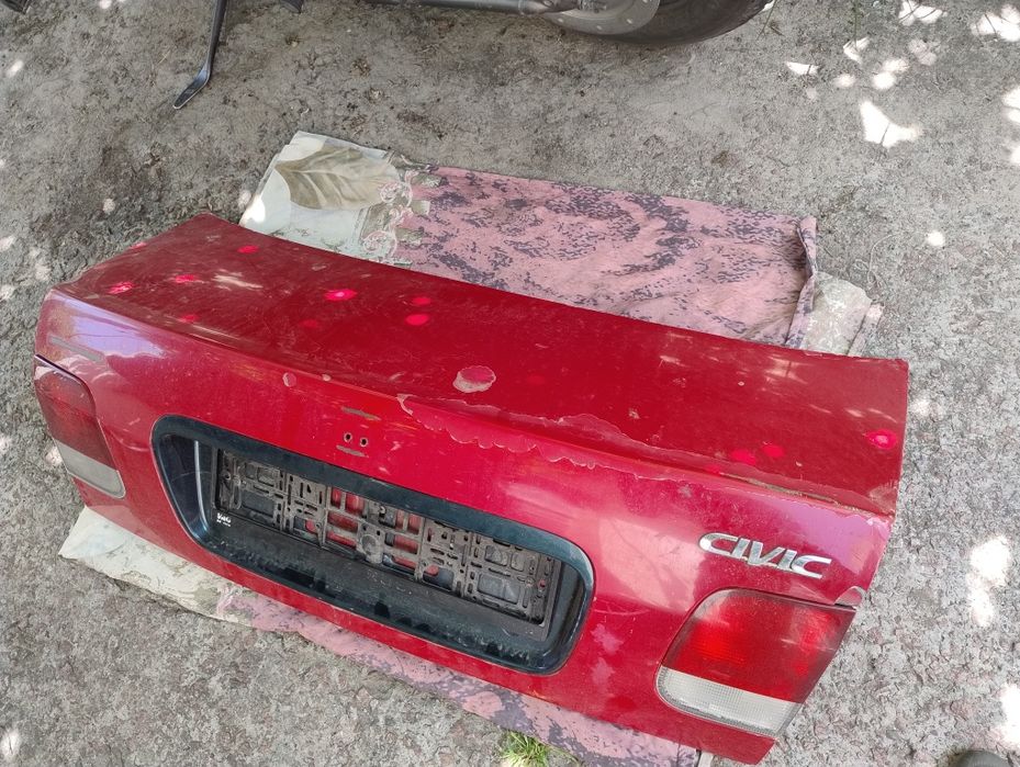 Задня кришка багажника Honda Civic 6(EK, EJ)
