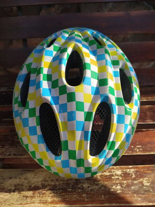 Cadeira Criança Bicicleta Polisport 22Kg e Capacete Istmagical