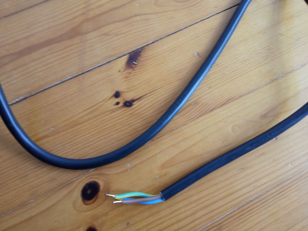 Kabel 3 żyłowy długość 135 cm