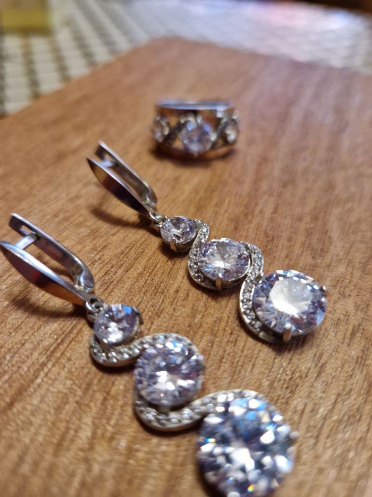 Срібниі набори ( сережки і перстень )