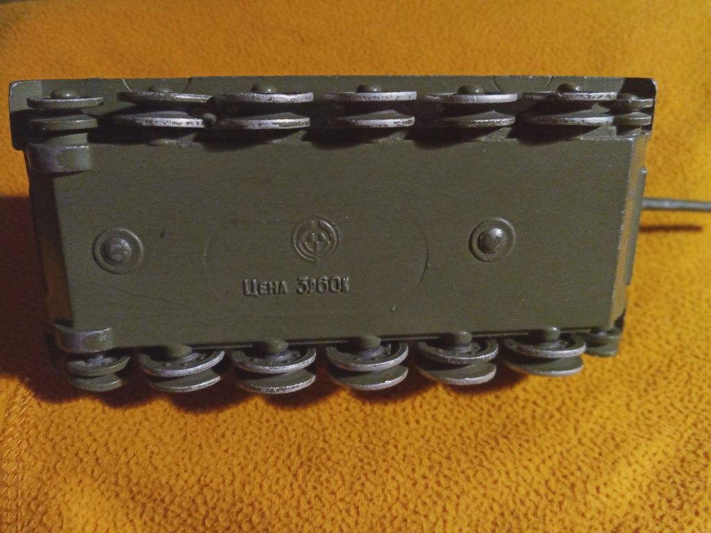Танк игрушка ссср Т-34-85 ( метал )