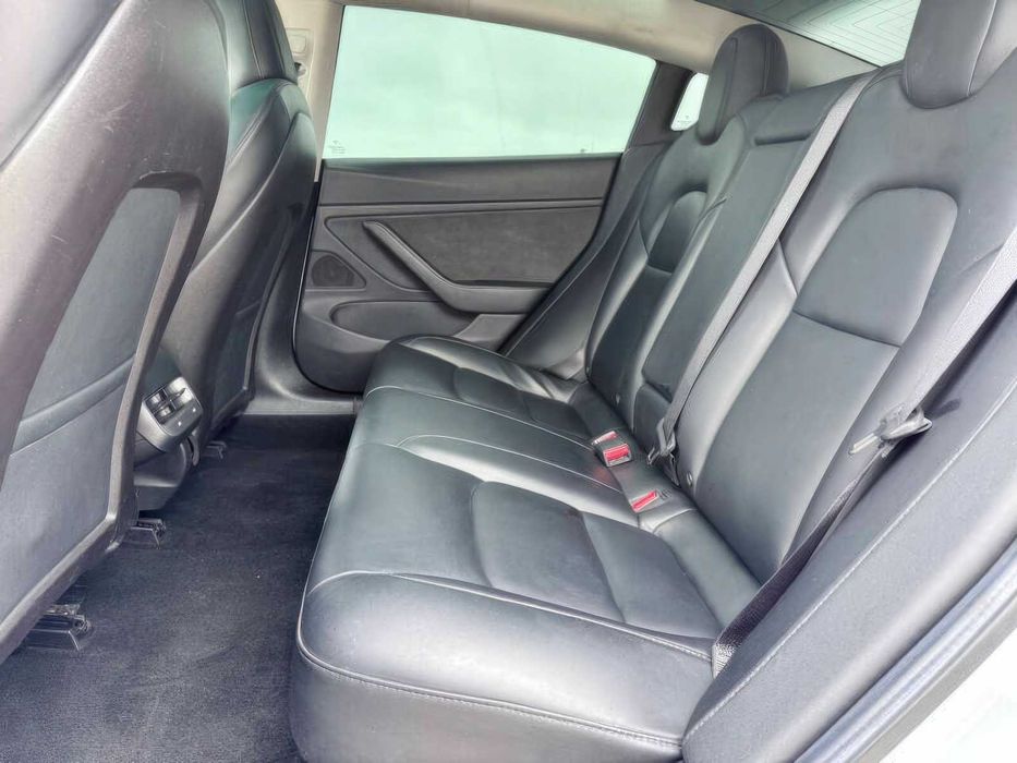 Tesla Model 3      2019