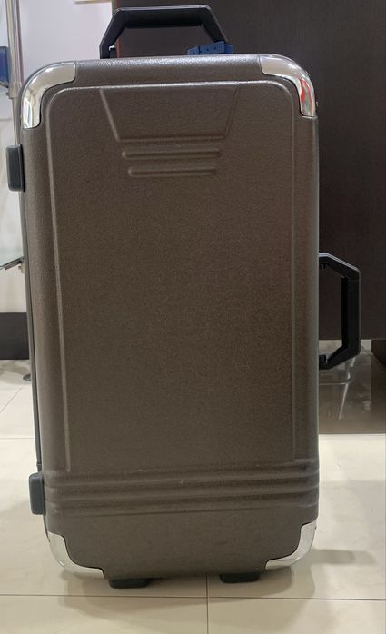 Mala para transportar sapatos com divisórias reguláveis