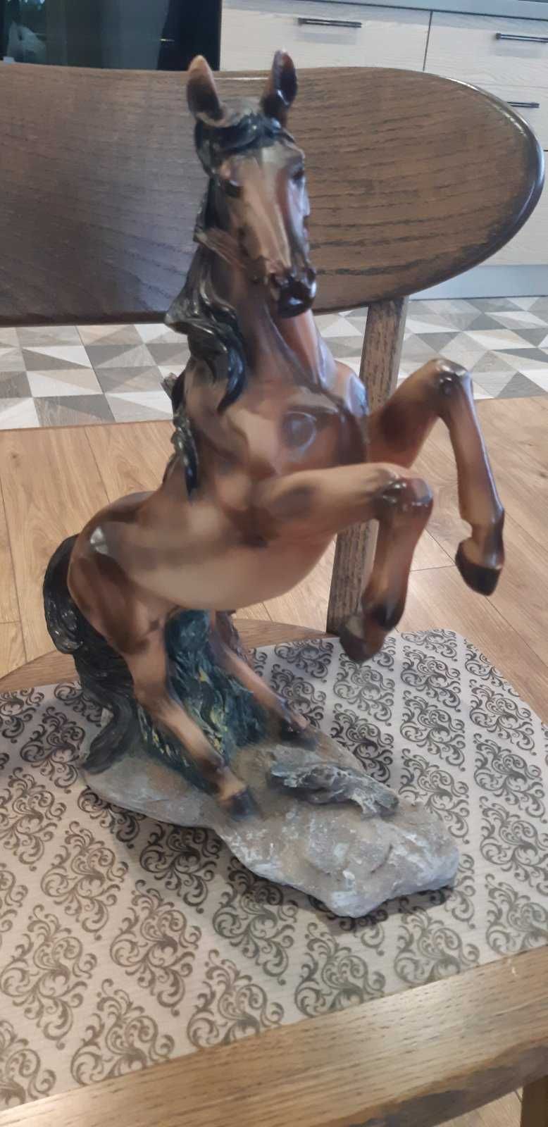Статуетка кінь на дибах 39 см, відмінний стан
