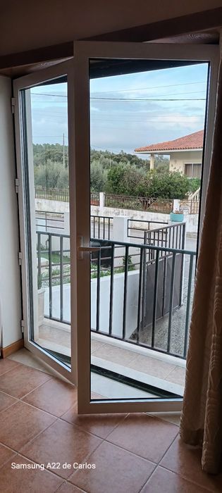 Sacadas  de abrir  usadas em bom estado