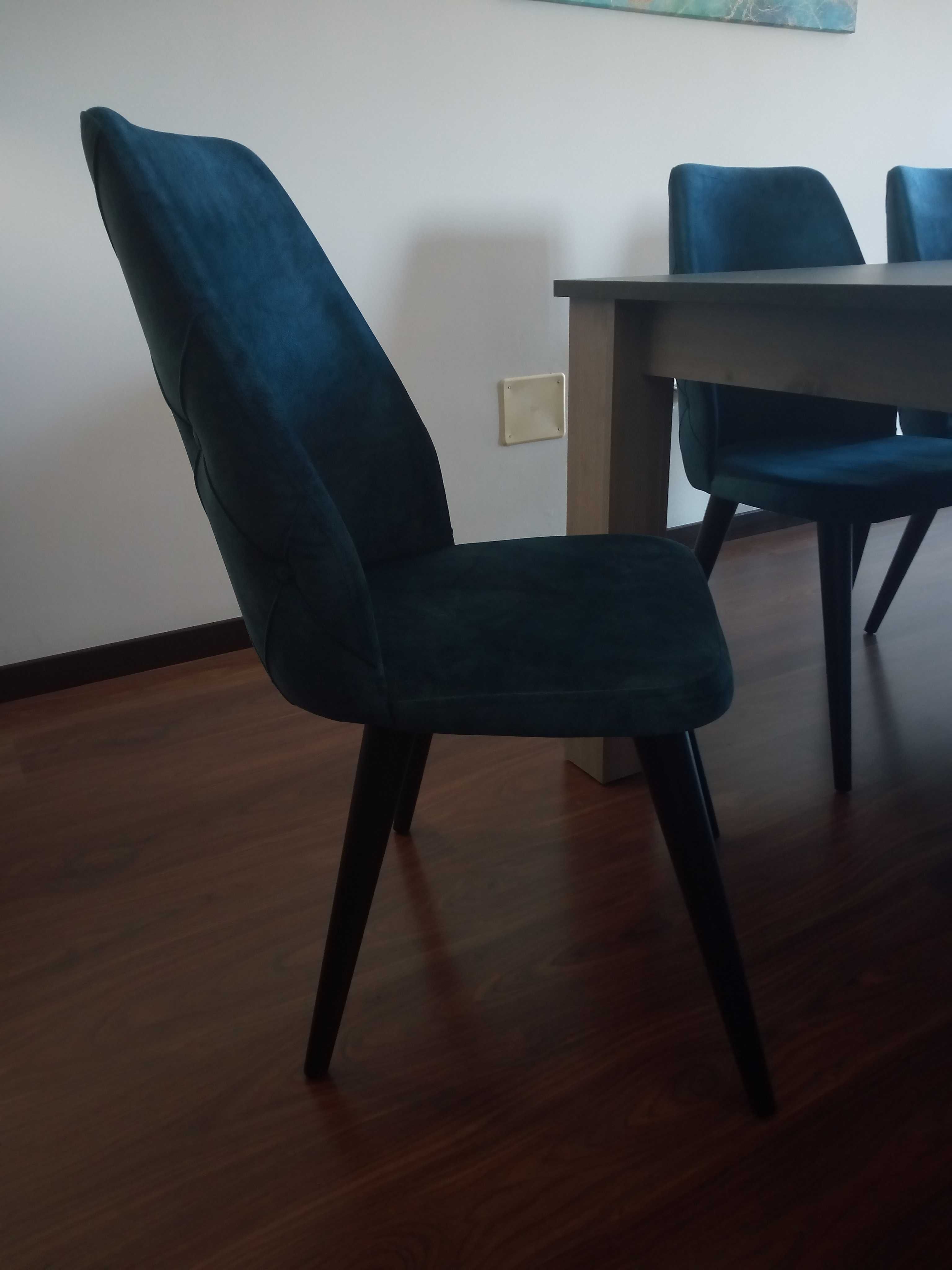 Vendo 6 cadeiras azuis novas