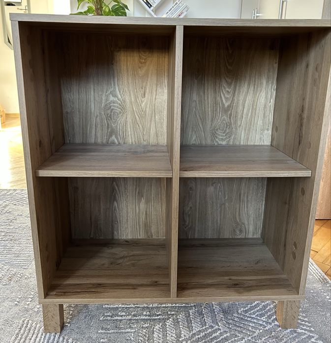 Regał z 4 przegródkami