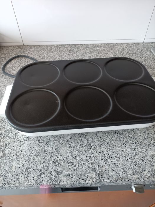 Crepeira  marca Tefal.