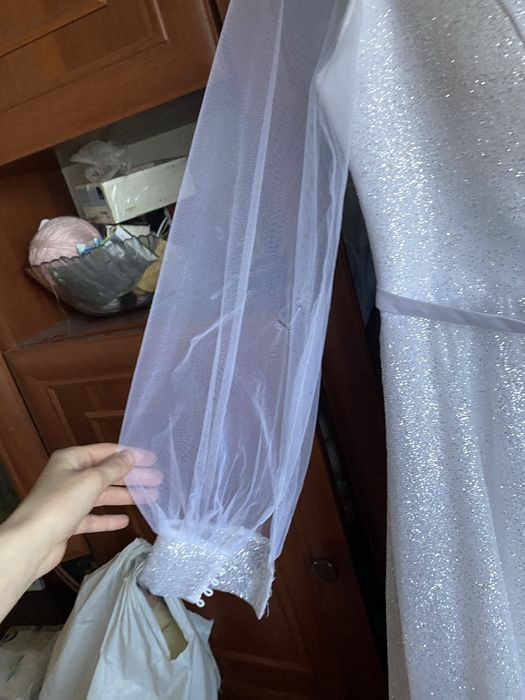 Весільна сукня з блискітками