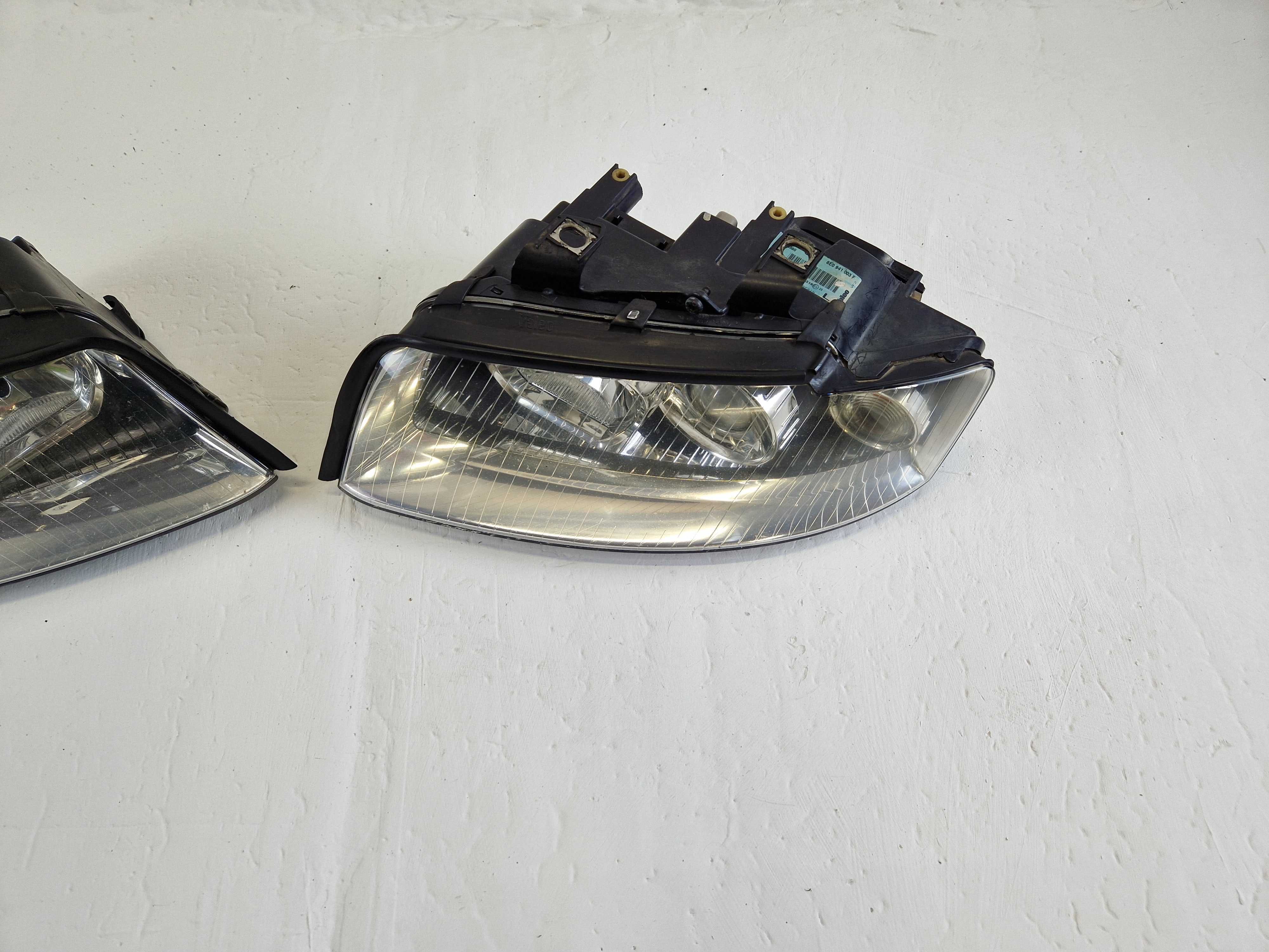 Komplet Lampy Reflektory Lampa Audi A4 B6 Przód Przednie 00-05r Europa