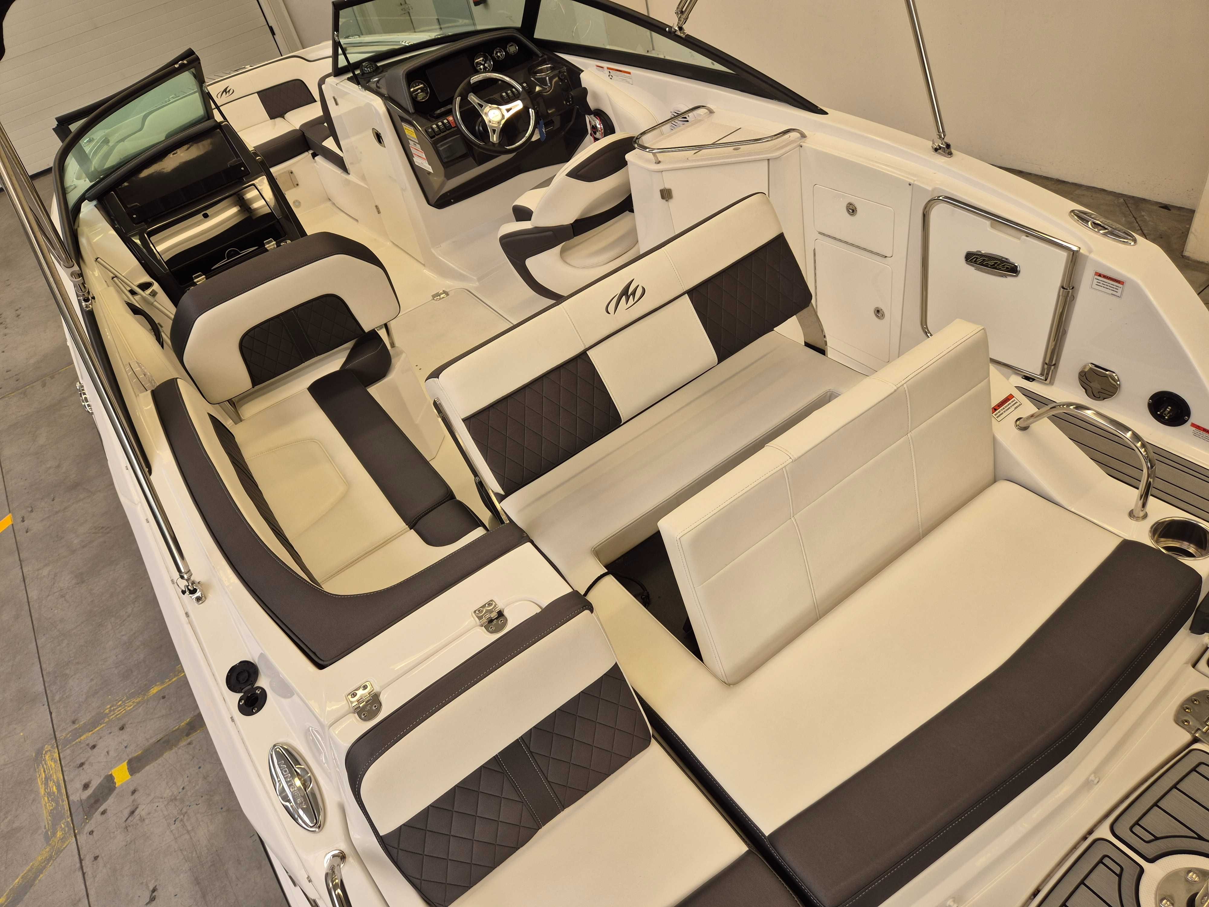 MONTEREY M45  z 2019 roku  / rok modelowy 2020