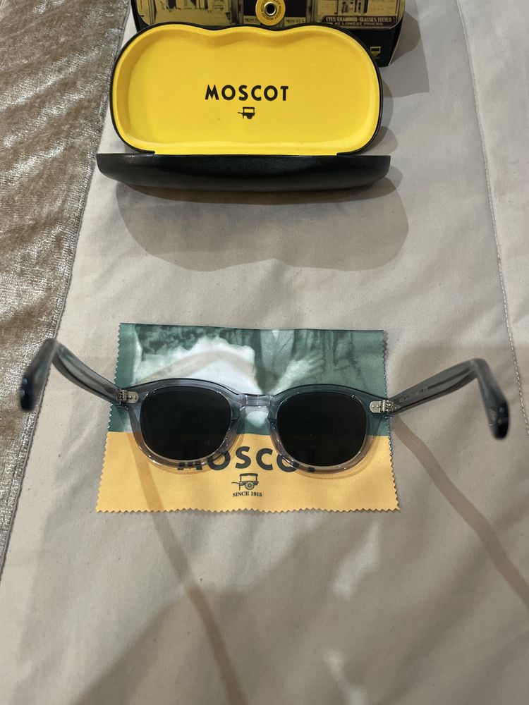 Oculos de sol MOSCOT cinza