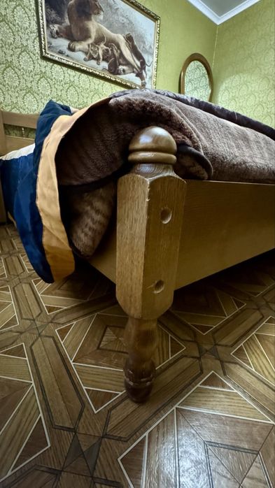 Мебель кімнатна, ліжко, шкаф, комод та дві тумби