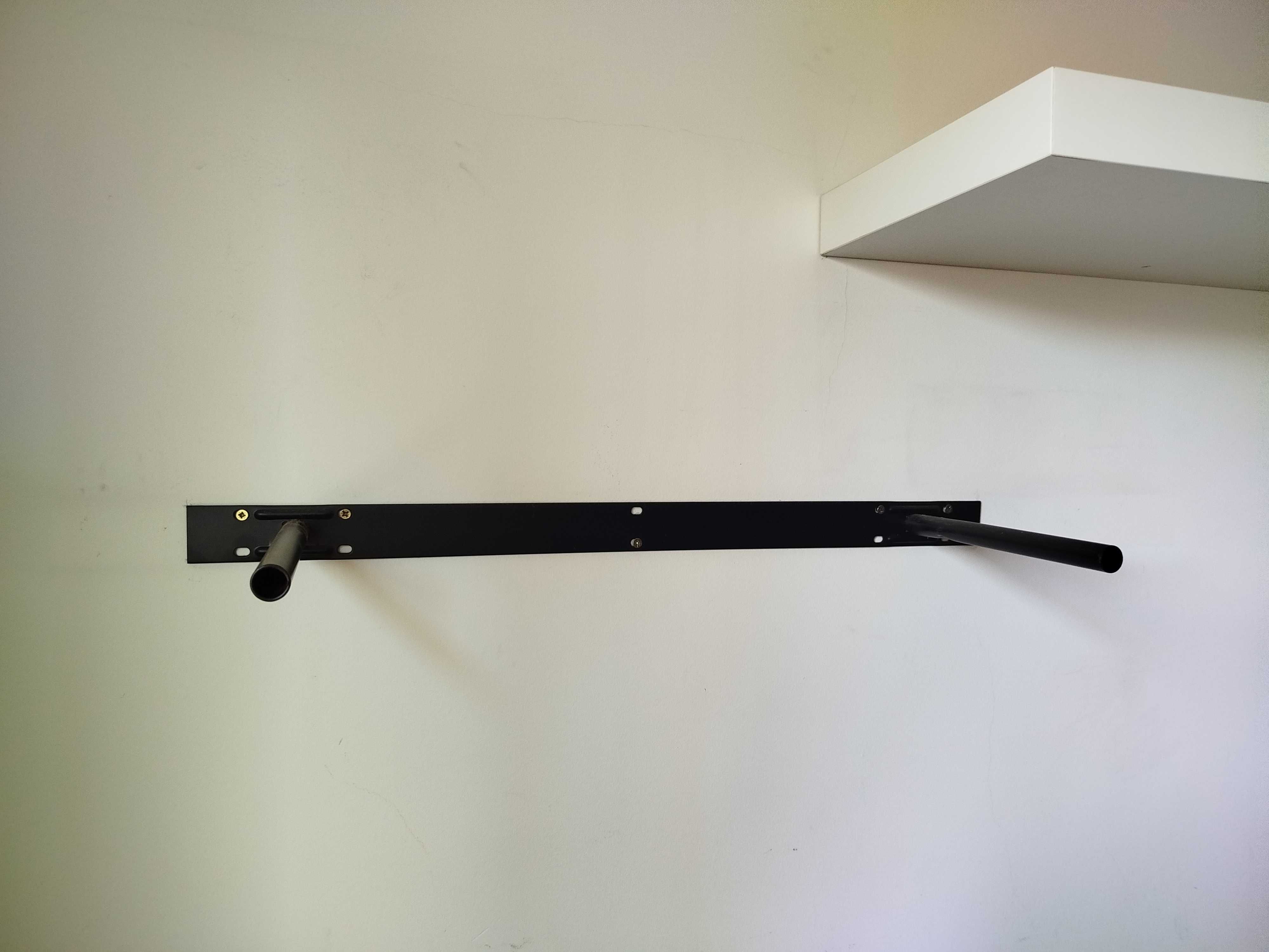 Prateleiras brancas LACK (IKEA)