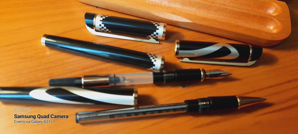 Набор из двух ручек (перьевая и шариковая)в пенале (карельская берёза)