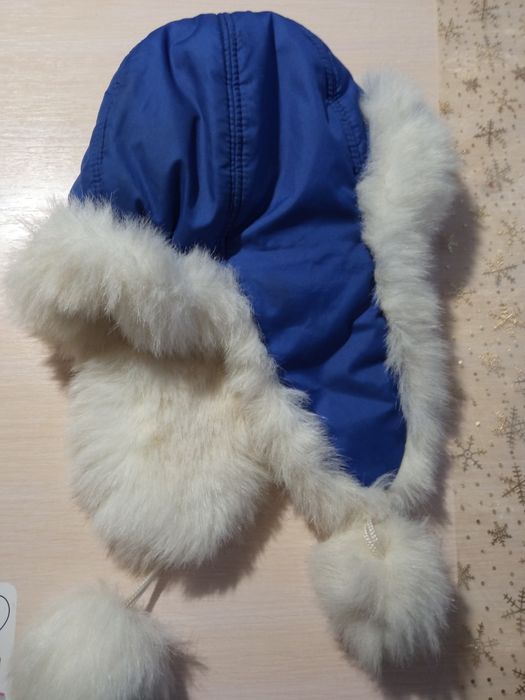 Теплая зимняя шапка