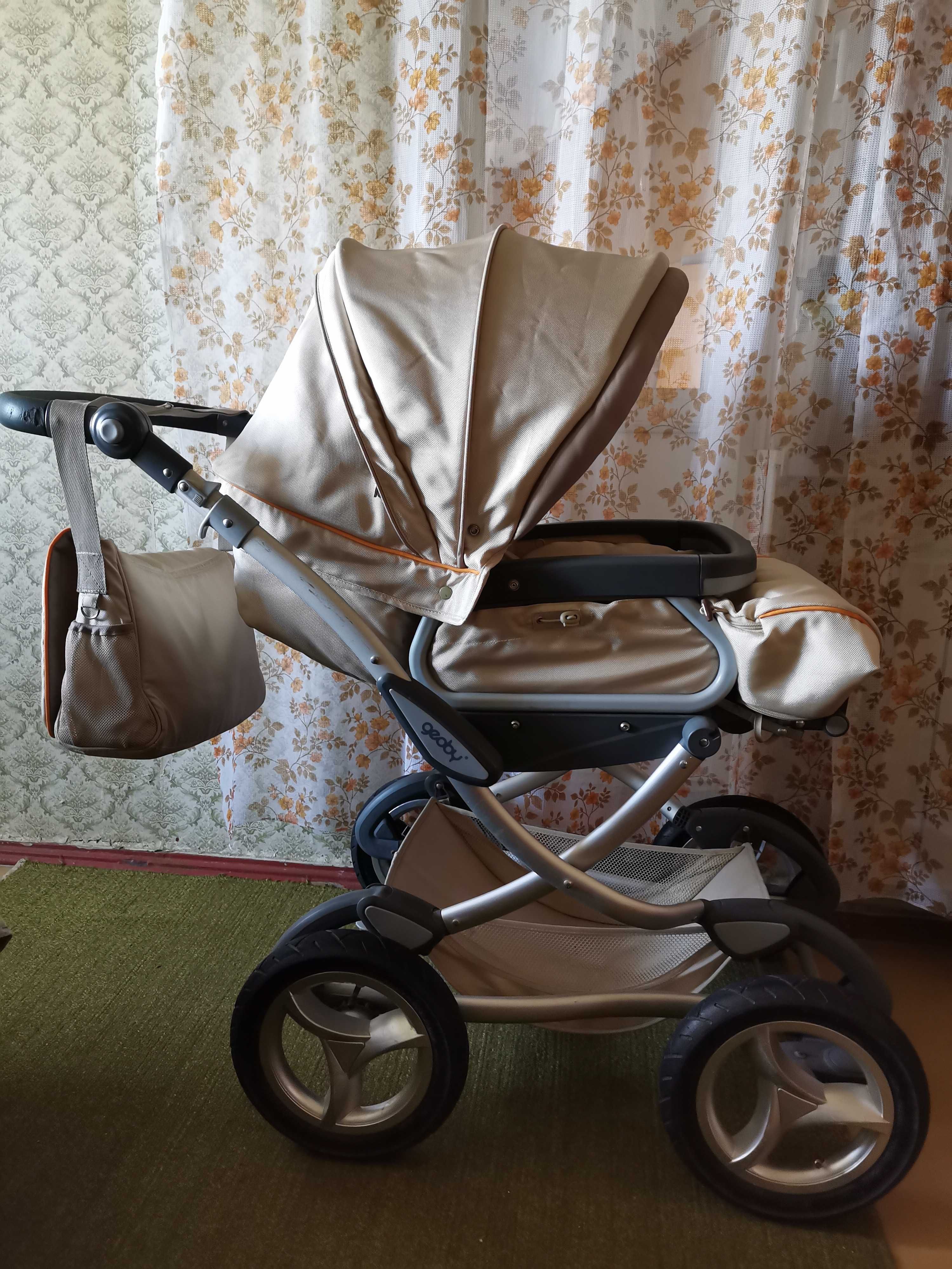 Продам коляску  Geoby baby 2в1 c 706 в отличном состоянии