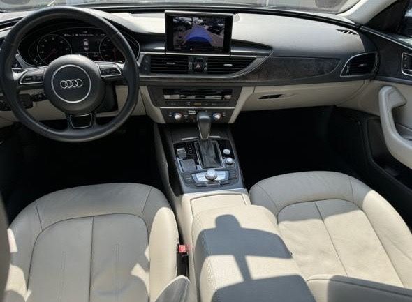 Машина Audi a6 c7