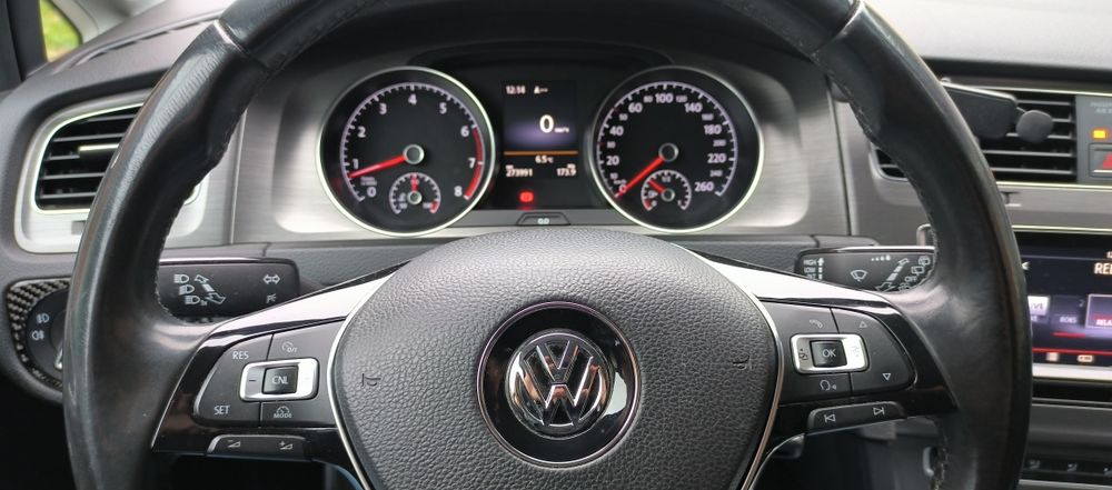 Гольф 7 2013 года 1.2 бензин 6 мкп универсал.