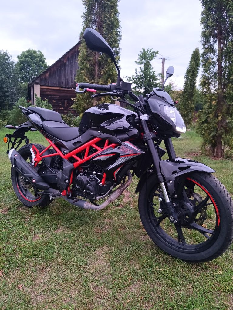 Motocykl Benelli BN 125