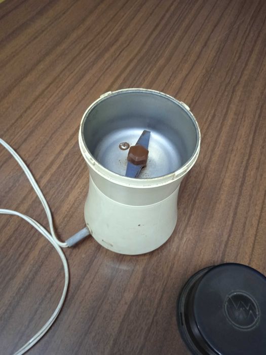 Maquina usada de moer grãos de café