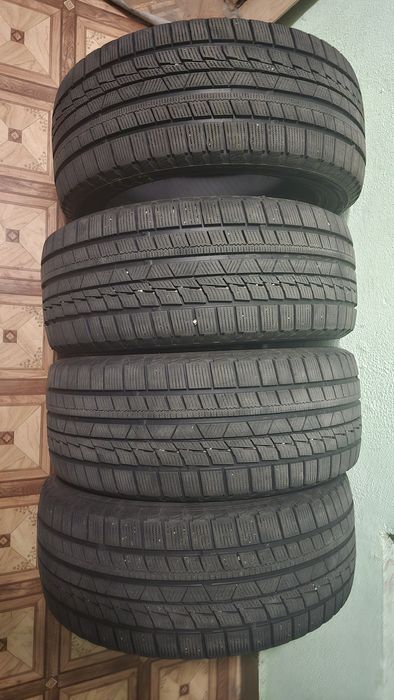Б/У зимові шини 235/45 R18 98V