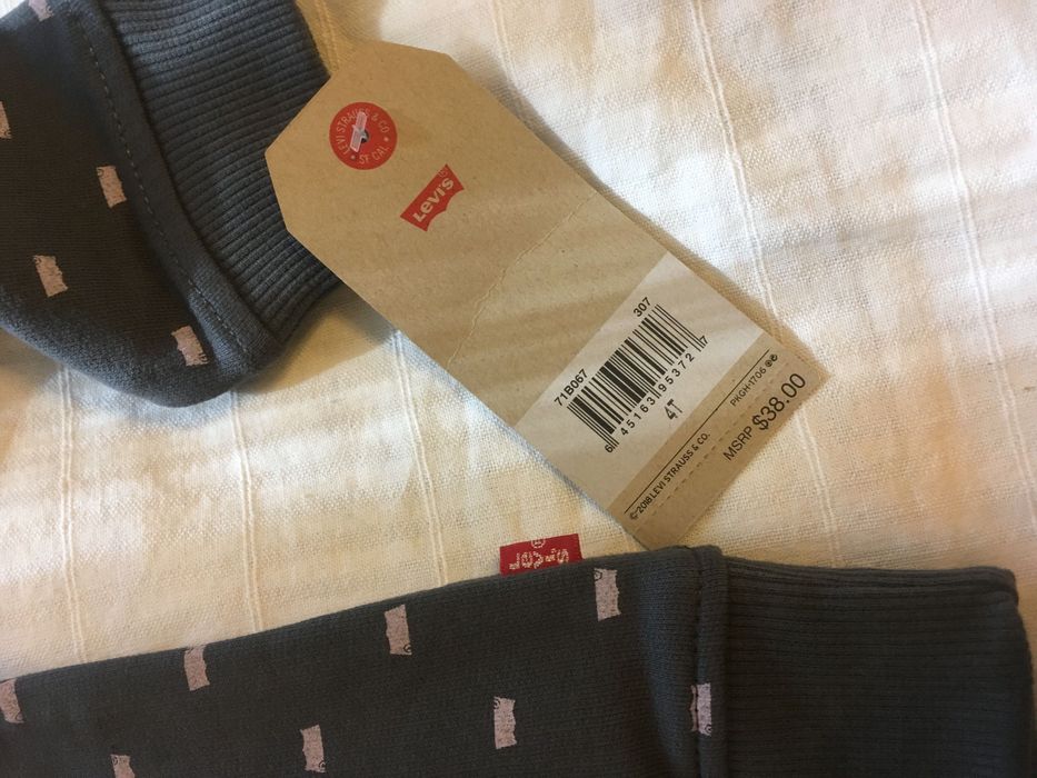 Levi’s Kids свитер, оригинал, новый, 4 года