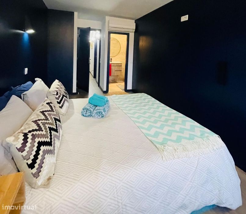 527406 - Quarto com cama de casal em...