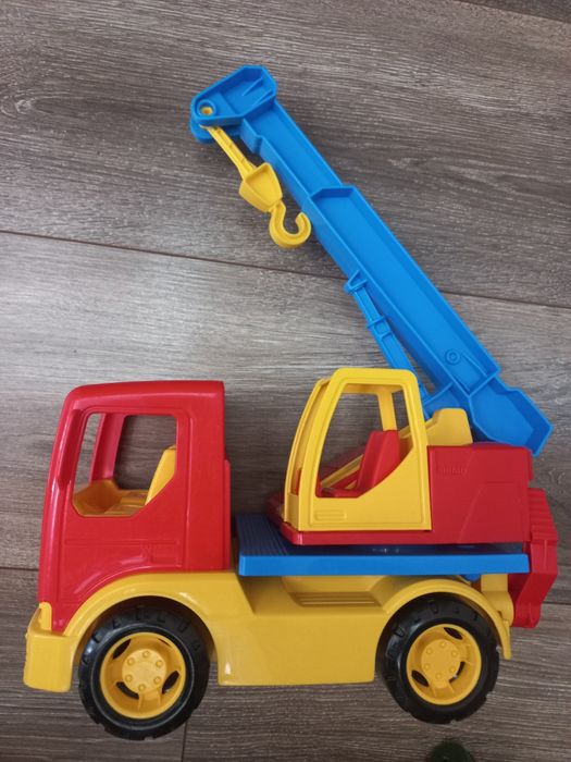 Кран. Дитяча іграшка.