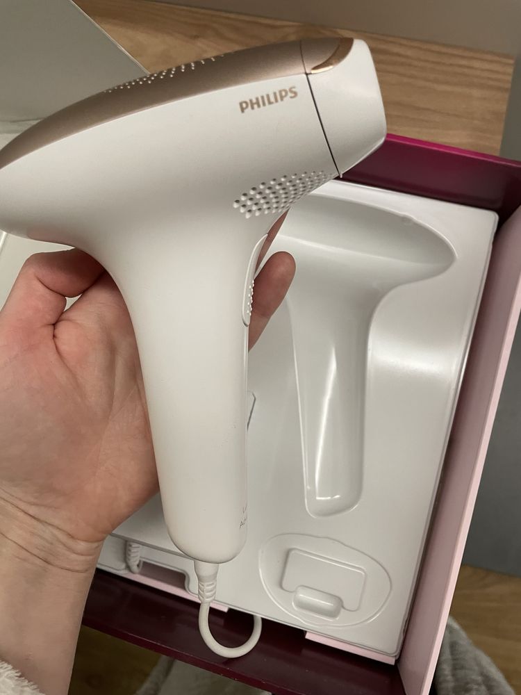 Фотоепілятор Philips Lumea