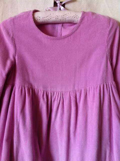 Vestido Benetton rosa T 5 anos bombazina com folho