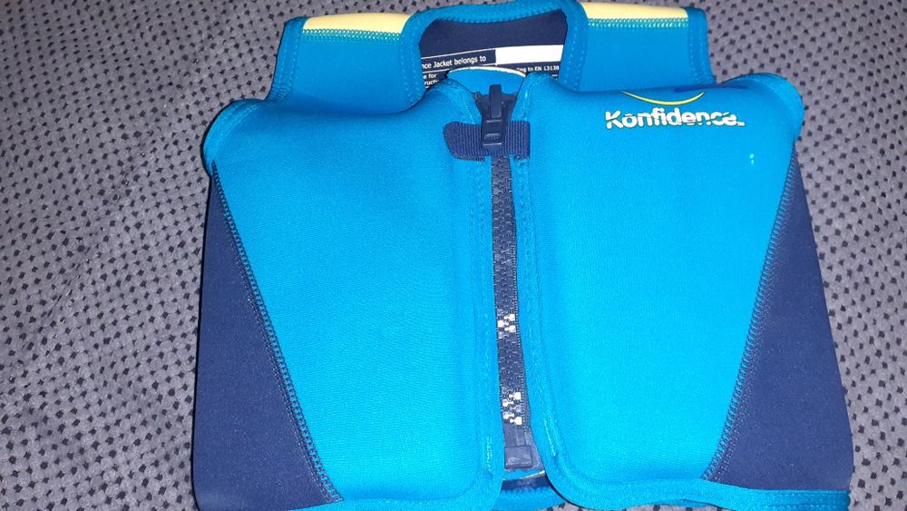 Kamizelka do nauki pływania. Ratunkowa