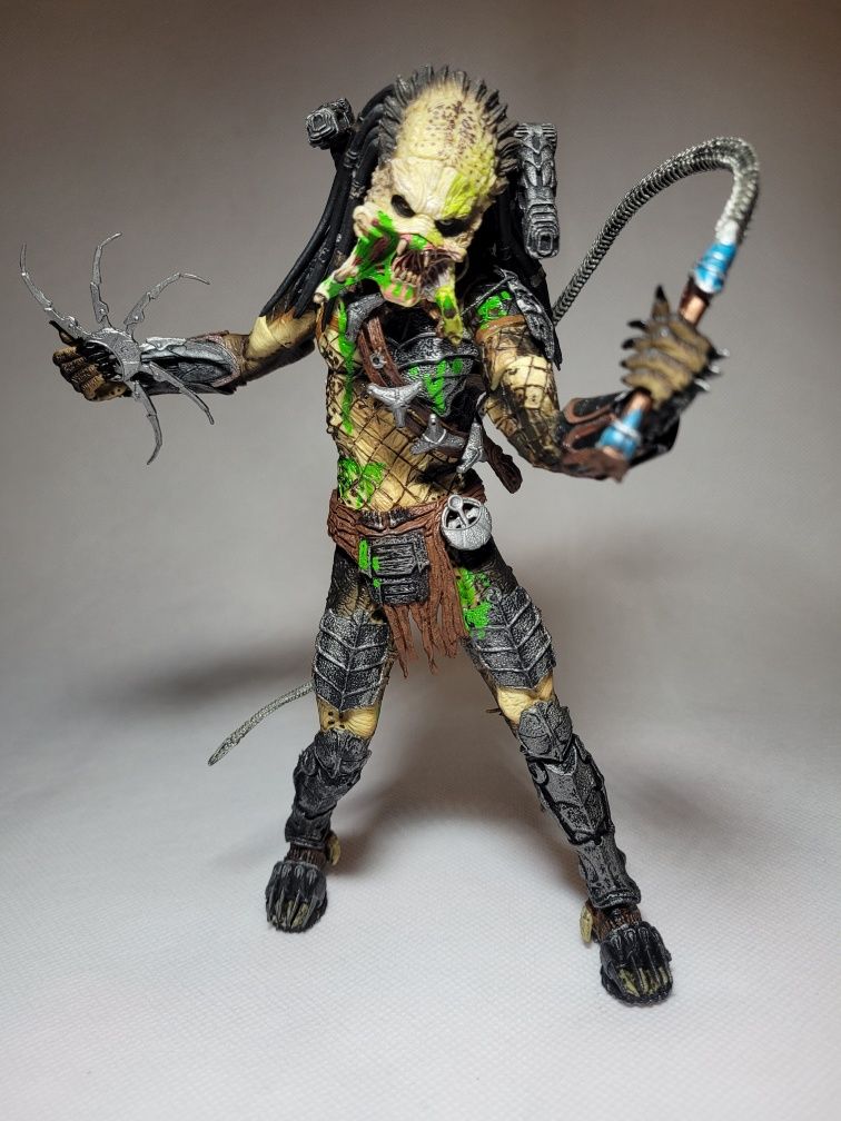 NECA Alien vs Predator Requem Wolf Battle Damage 7 cali bez maski.