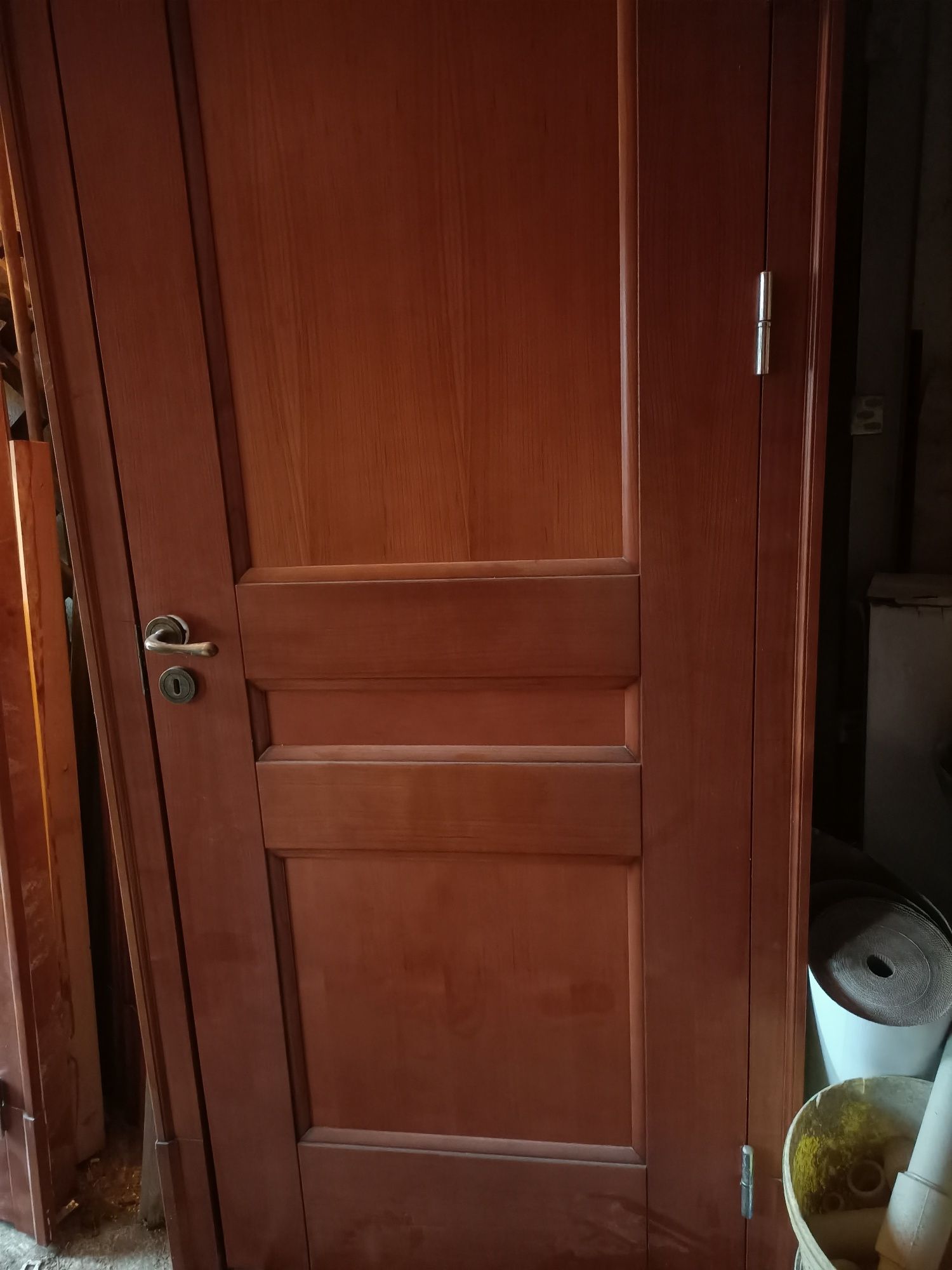 Komplet drzwi (w tym ościeżnice opaski i klamki)