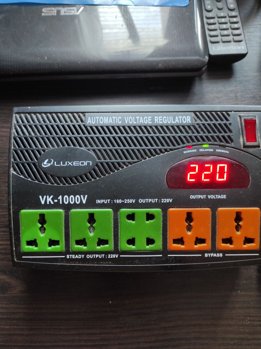 Стабілізатор LUXEON VK-1000