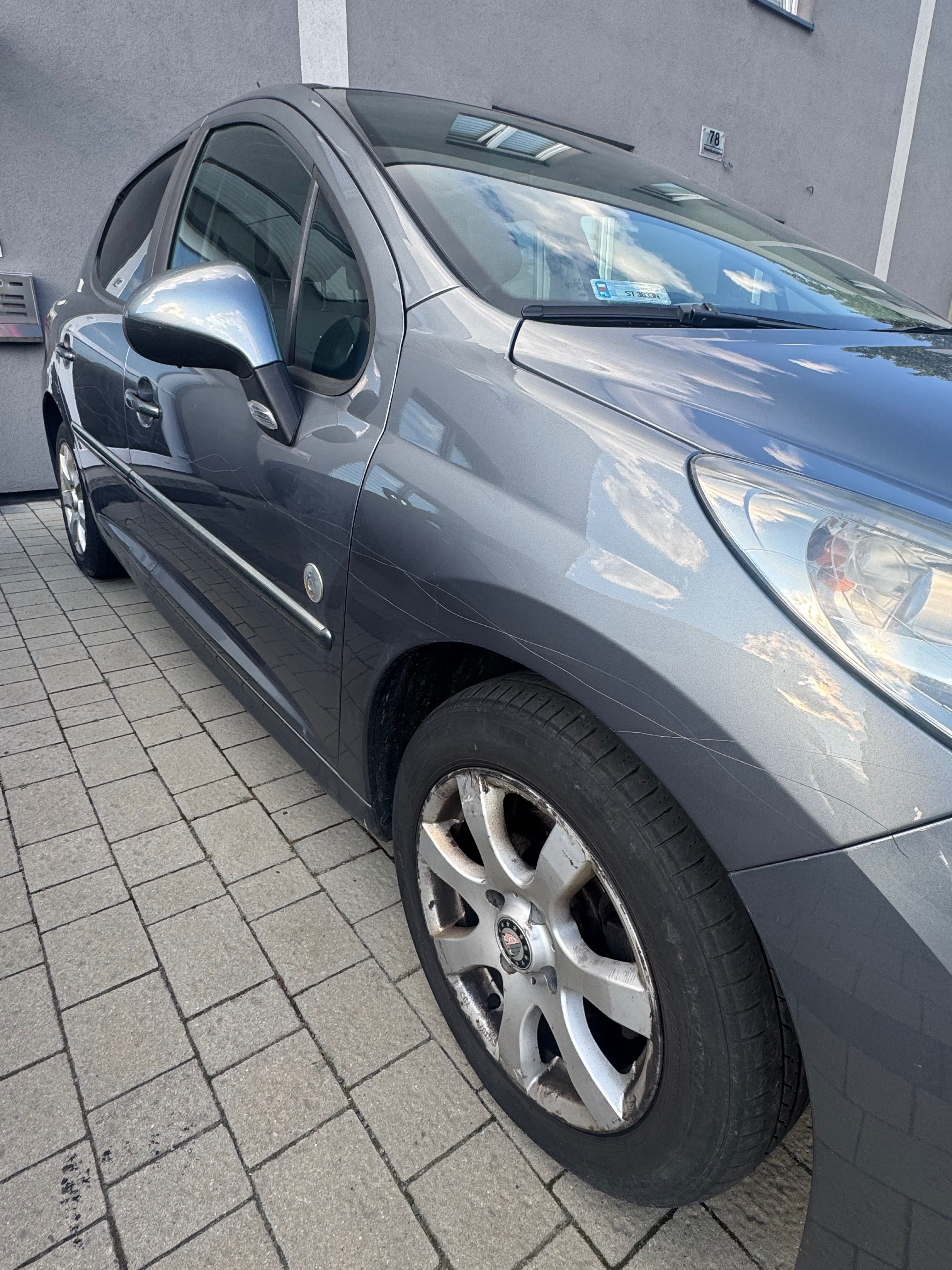 Peugeot 207 panorama 2011r