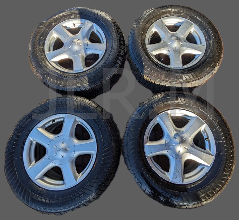 Isuzu D-Max  Felgi koła  17"x7.0J   4Szt.  opony jak nowe