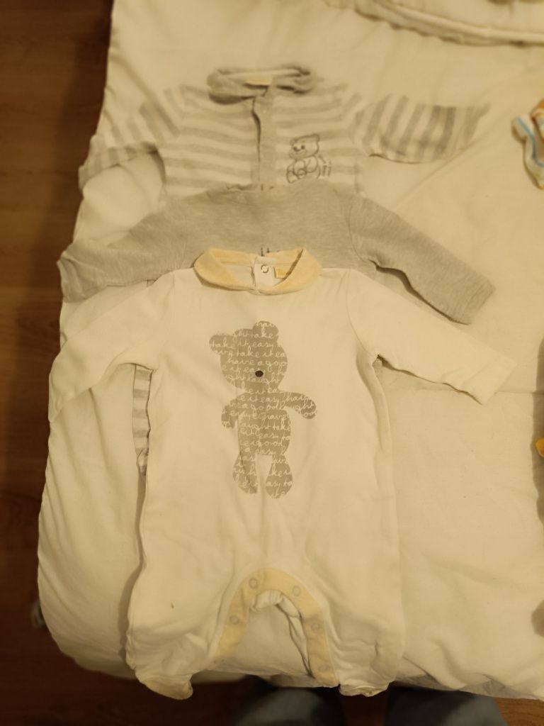Babygrows de algodão tamanhos 50 (2), 56 (3) 62(3)