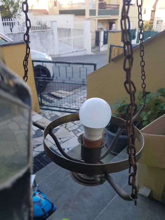 Candeeiro vintage em vidro vermelho