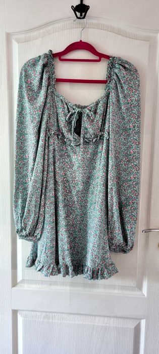 Sukienka miętowa laurella S