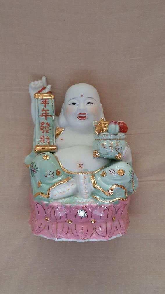 Porcelanowy budda